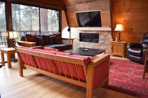 TV, fireplace