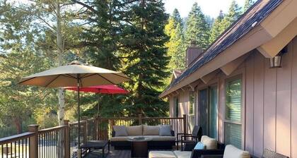 4 Bedroom w Hot Tub and Family Room (964JE)