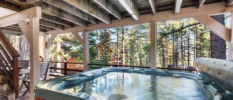 Outdoor spa tub