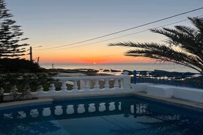 Pool - s+3 pieds dans l'eau avec piscine (Kelibia)