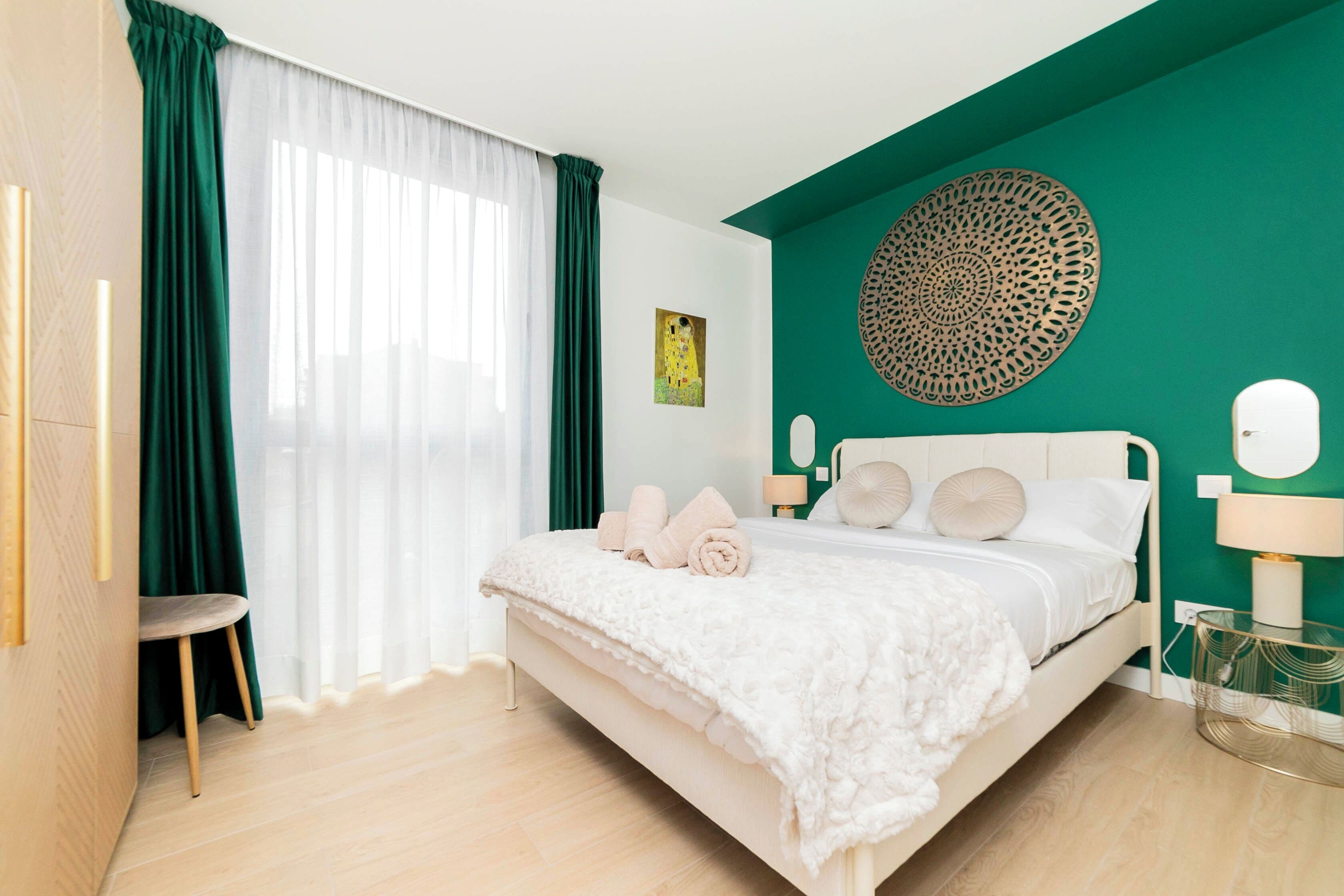 Verduisterende gordijnen, geluiddichte muren