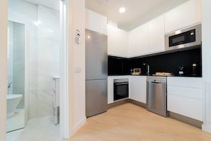 Comfort Apartment, Patio, City View | Private kitchen