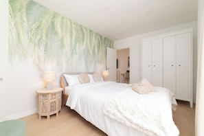 Deluxe Apartment, City View | Blackout drapes, soundproofing, iron/ironing board, free WiFi
