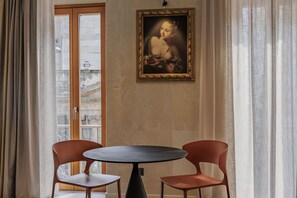 Unclassified image, 5 of 16, button