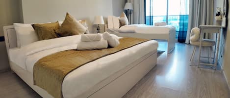 Laptop workspace, iron/ironing board, free WiFi