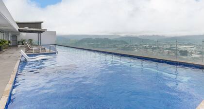 Urban Breeze iFreses, 10th floor! AC, TV and Pool