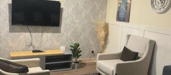 5 minutes walk to east park mall, walkable distance to restaurant