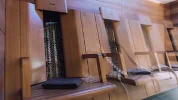 Sauna, steam room, Turkish bath/hammam, body treatments