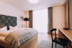 Standard Double Room, Balcony, Mountain View | Hypo-allergenic bedding, in-room safe, desk, blackout drapes