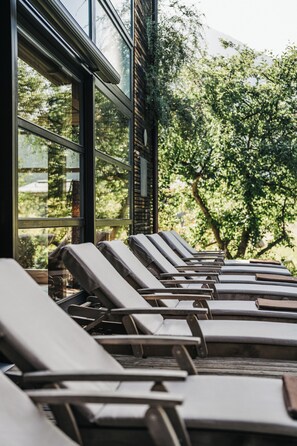 Phòng tắm hơi, phòng xông hơi, trị liệu toàn thân, massage tiền sản 