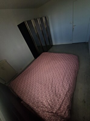 2 chambres, fer et planche Ă repasser, Wi-Fi, draps fournis
