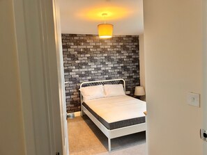 4 habitaciones, acceso a internet y ropa de cama