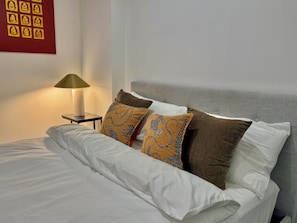 2 bedrooms, desk, travel cot, free WiFi