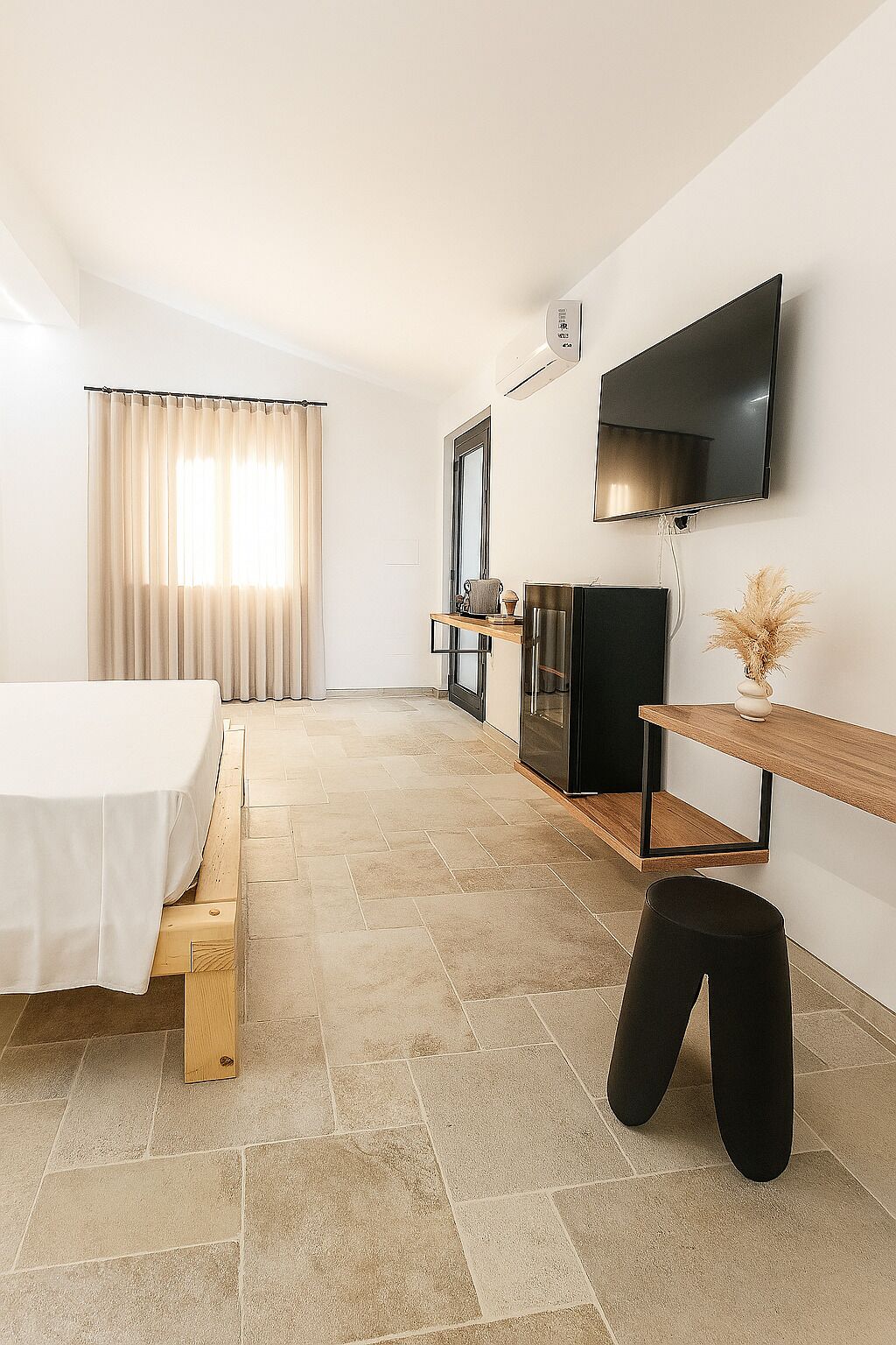 Habitación superior, 1 cama de matrimonio grande, Se admiten mascotas | Escritorio, espacio para trabajar con un portátil, cortinas opacas