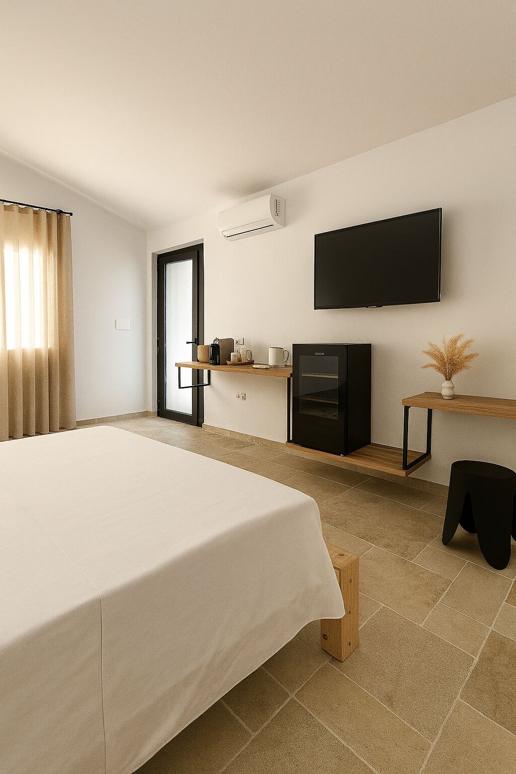 Superior Room, 1 King Bed, Pets Allowed | Desk, laptop workspace, blackout drapes, soundproofing