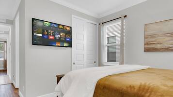 13 bedrooms, free WiFi, bed sheets