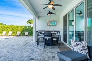 Outdoor dining - Villa With Private Pool - Home Gym - Home Theatre (Kissimmee)