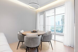 Apartament de luxe, vistes a la ciutat | Menjador