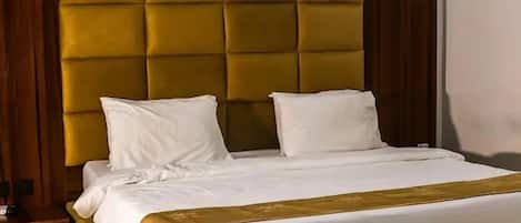 Deluxe Room, Balcony, City View | Desk, laptop workspace, blackout drapes, soundproofing