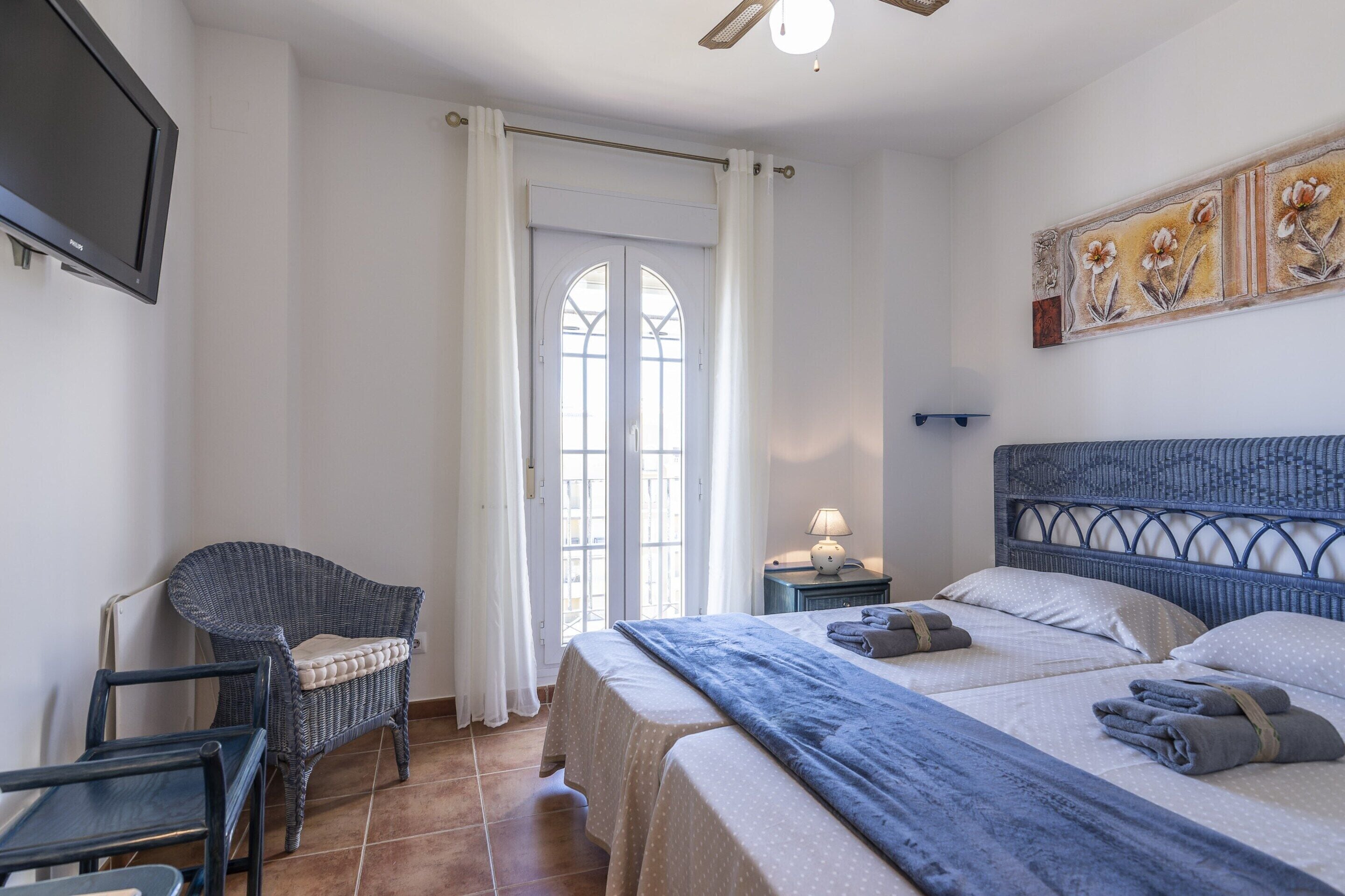 3 عدّة غرف نوم ومكواة/لوح كي