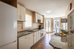 Apartment | Private kitchen - 3-bedroom Penthouse With Terrace (Ayamonte)