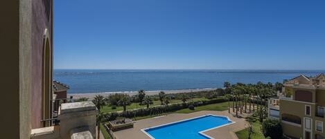 Huoneisto | Uima-allas | Ulkouima-allas