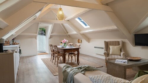 The Nest - pet friendly in Slad near Stroud