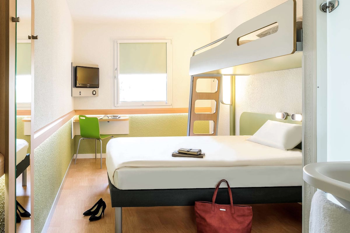 Standard Room, 1 Double or 2 Single Beds | Free WiFi