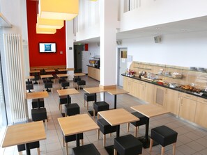 Tägliches Frühstücksbuffet gegen Gebühr