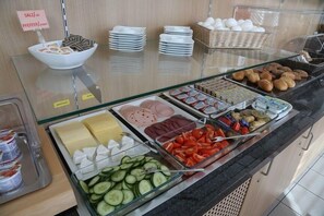 Esmorzar diari d'estil bufet (12.00 EUR per persona)
