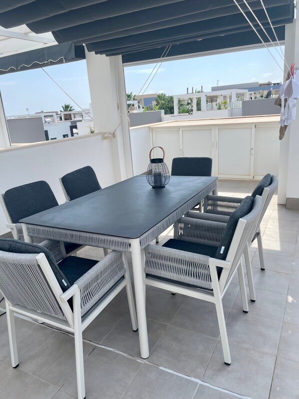 Outdoor dining - Apartment in La Zenia for 4 Guests (Orihuela)