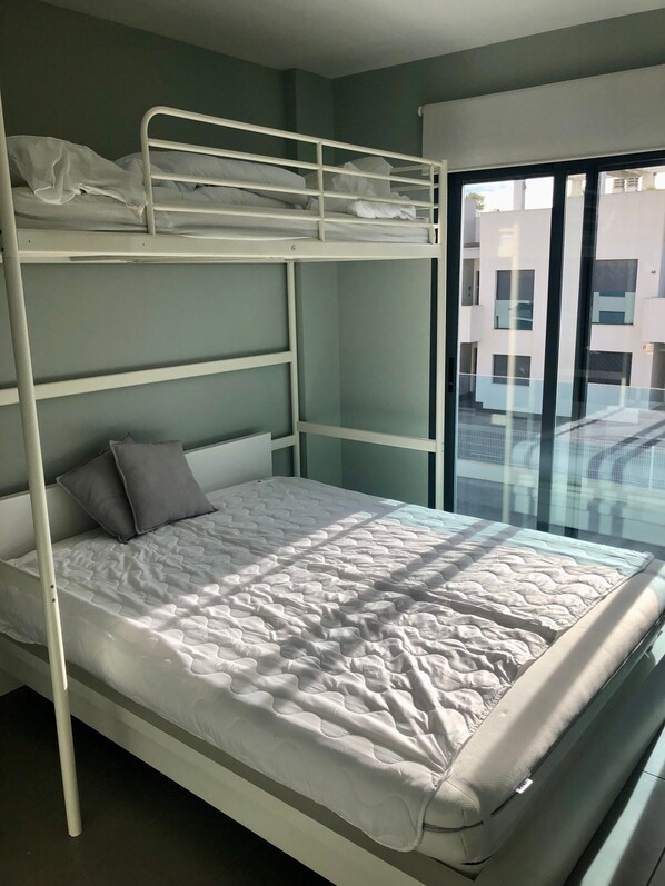 2 bedrooms