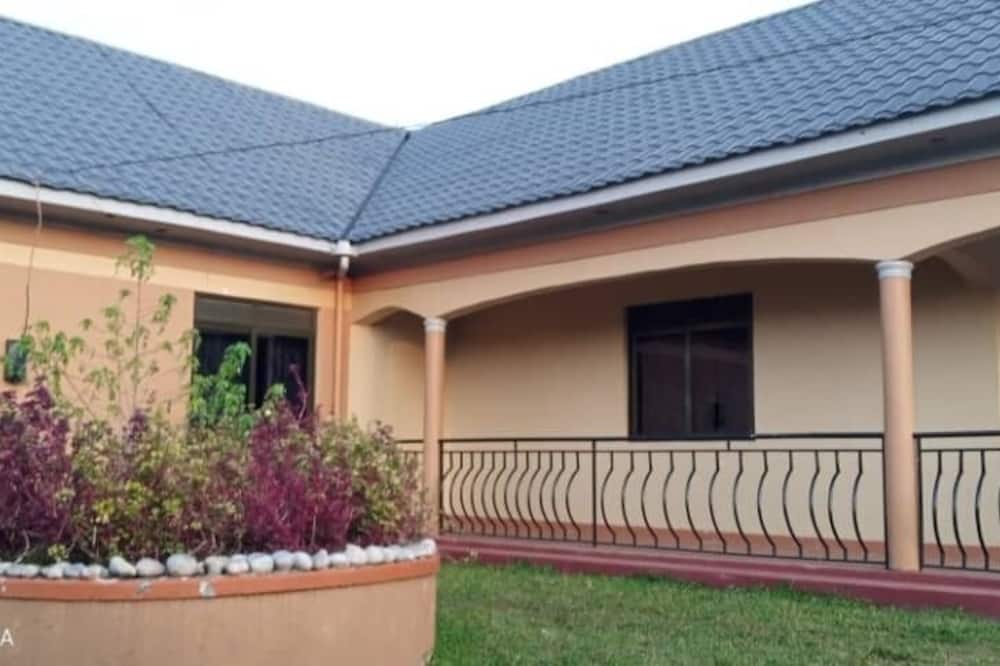 The Den Soroti Green