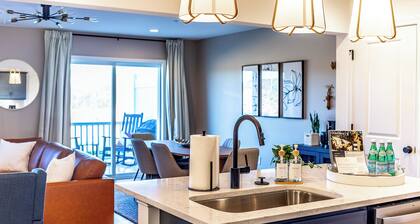 New Luxury Townhouse, Mins to PSU, Hosts 8 Guests by Orchid Lane Luxury Properties