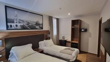 Classic Room, 2 Twin Beds | Free WiFi