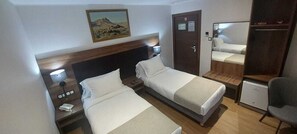 Classic Room, 2 Single Beds | Free WiFi