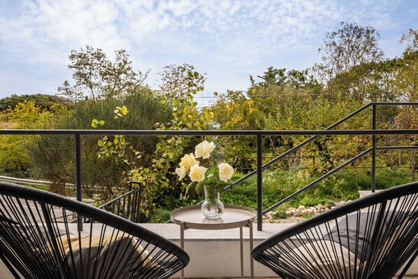 Classic Apartment, 2 Bedrooms, Hill View | Hill view