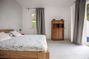 Classic Apartment, 2 Bedrooms, Hill View