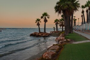 Platja a a prop 
