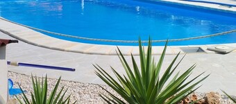 2 independent guest rooms for 2 people per room, renovated