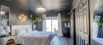 Sleeps 11! Mountain View’s. Fully renovated 4 Bedroom 3 Full Bathroom.