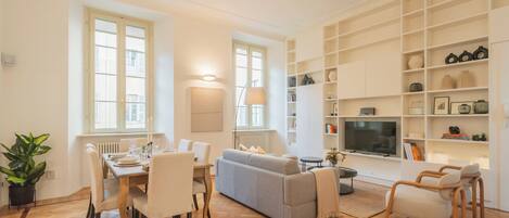 Apartment (2 Bedrooms) | Living area