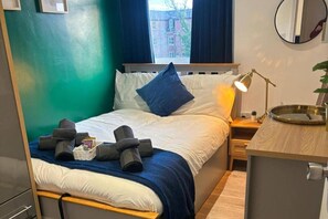 2 chambres, fer et planche à repasser, Wi-Fi gratuit, draps fournis