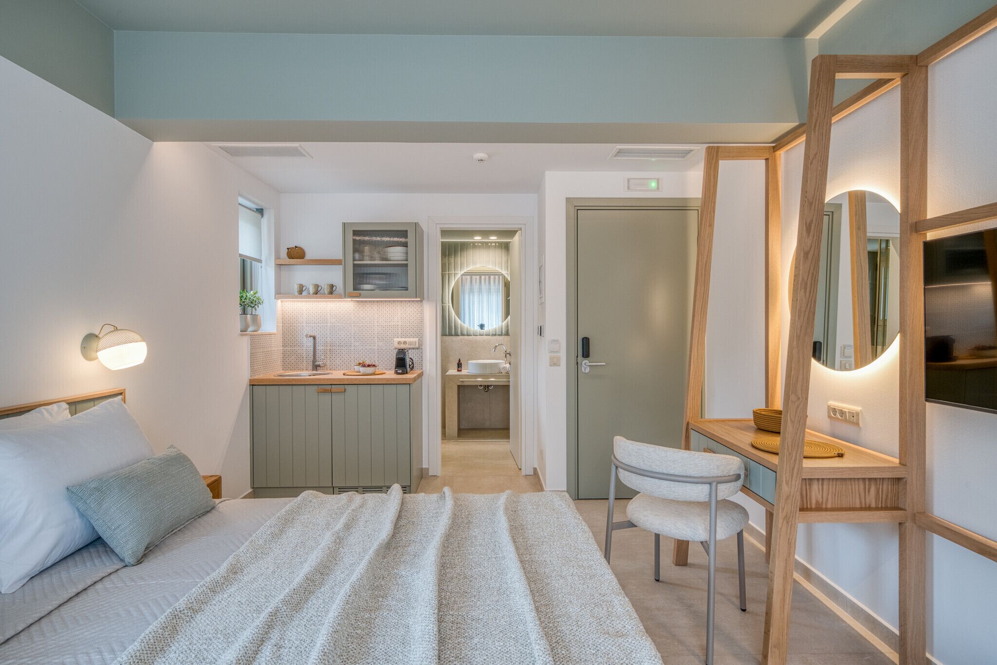 Hypo-allergenic bedding, free minibar, in-room safe, blackout curtains