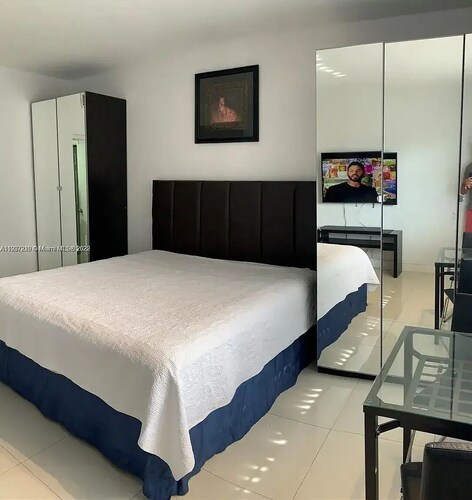 Nice studio with AC in Hallandale Beach
