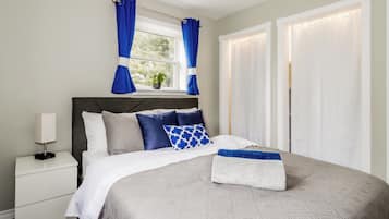 1 habitación, acceso a internet y ropa de cama