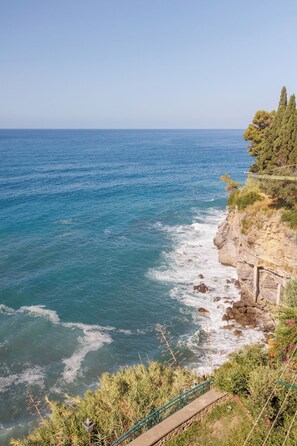 Exterior - Newly Renovated Ocean View Flat (Sori)