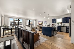 Interior - The Central at 222 Downtown 2 King Beds Walkable (Whitefish)