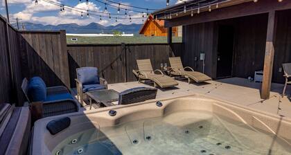 Trek 'n Deck, Hot Tub, 2 Kings, Downtown