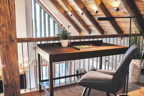 المنشأة من الداخل